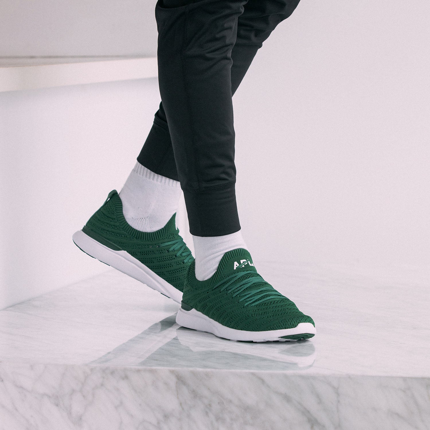 Men&#39;s TechLoom Wave Dark Green / White view 2